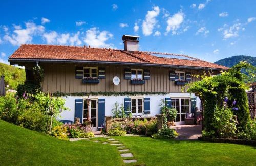 Marktschellenberg Apartment | Pet-Friendly Retreat at Landurlaub Hinterbrandner, 4-Star Stay