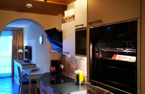 Lermoos Apartment | Unforgettable Stay at Landvilla Romantika - 10/10 Rated!