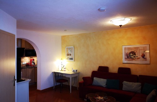 Lermoos Apartment | Unforgettable Stay at Landvilla Romantika - 10/10 Rated!