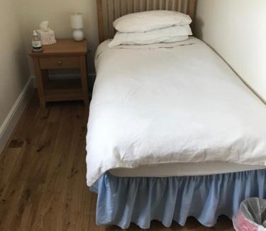 Alresford House | Top-Rated Lane End Cottage: Perfect for Family Getaways