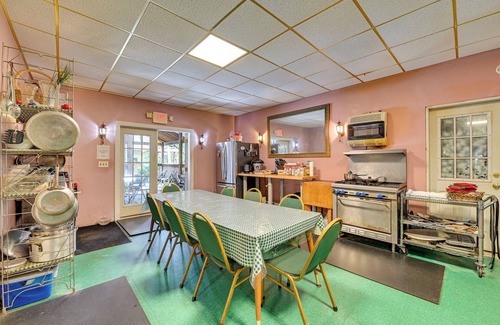 Lanesville House | Experience Lanesville Home: Pool Table, Bar & Ocean View!