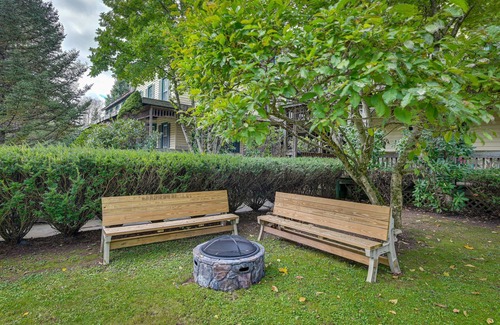 Lanesville House | Experience Lanesville Home: Pool Table, Bar & Ocean View!