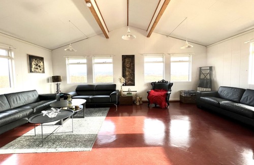 Rangarþing ytra House | Comfortable Langahlíð Guesthouse with Breakfast Included