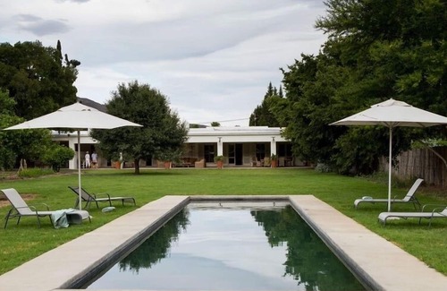 Graaff-Reinet House | Discover Langhuis Graaff Reinet: Family-Friendly Getaway