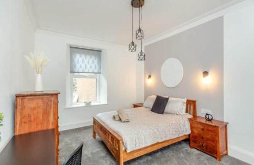 Wick House | Inviting Langley Lodge: Family and Pet-Friendly Escape
