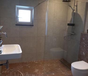 Boxmeer Bed & Breakfast | Experience Langs De Maas: Family-Friendly with Top Amenities