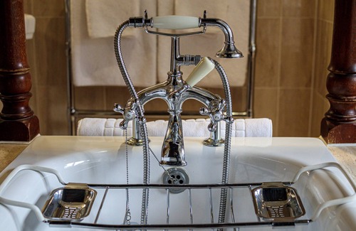 Horley Hotel | Discover Langshott Manor: 4-Star Haven with Family-Friendly Amenities