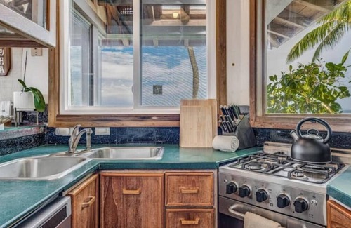 Kuau Cottage | Oceanfront Cottage Retreat at Lani Paradise for Families