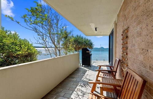 Soldiers Point Apartment | Exceptional Family-Friendly Stay at Lanimer Hotel