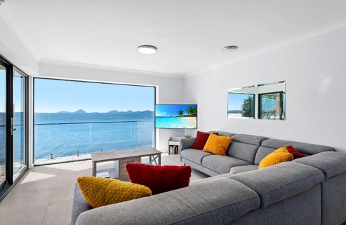 Soldiers Point Apartment | Exceptional Family-Friendly Stay at Lanimer Hotel