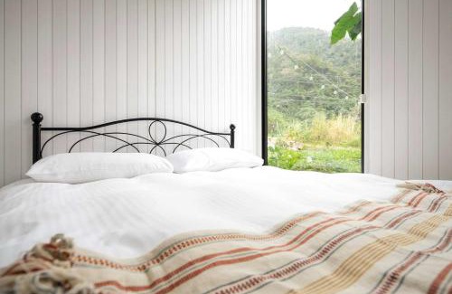 Xinyi House | Pet-Friendly Retreat at Lanka Cabin Awaits You