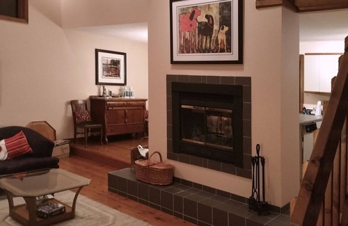 Grand Bend Cottage | Discover Lansdown Cottage near Pinery Park in Grand Bend