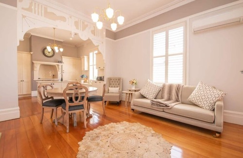 Orange House | Experience Lansdowne - Grand Byng St Heritage Home Awaits