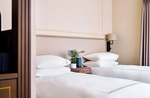 Kenmare Hotel | Experience Lansdowne Kenmare: A 4-Star Gem with Family Amenities