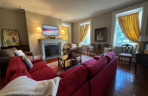 Centreville House | Discover Lansdowne Manor: Pet-Friendly with Hot Tub Access