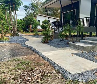 Ko Lanta Resort | High-Rated Lanta Buddy Bungalow with Family-Friendly Amenities