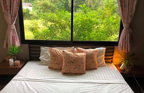 Ko Lanta House | Discover Lanta Complex: Family-Friendly with Breakfast & Kitchen