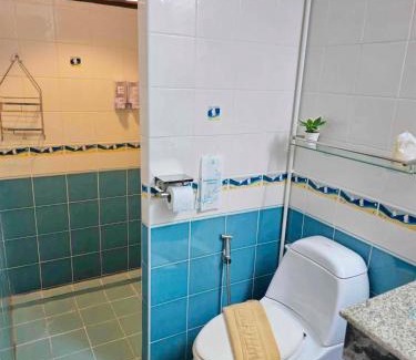 Saladan Hotel | Discover Lanta MP Place: Oceanfront Getaway with Top Ratings