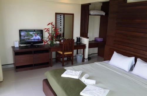 Saladan Resort | Discover LANTA PURA Beach Resort with Private Beach Access