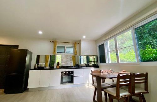 Ko Lanta Apartment | Stylish 1 Bed Apartment with Ocean Views and Workspace