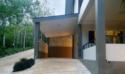 Ko Lanta Apartment | Stylish 1 Bed Apartment with Ocean Views and Workspace