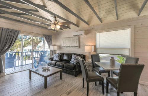 Captiva House | Pet-Friendly Lantana Suite with Pool & Family Amenities