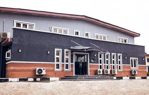 Ikeja Hotel | Lantano Cottage