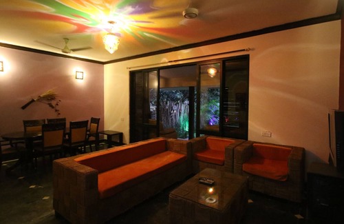Sadahalli Villa | Inviting Lantern By Jade: Pet-Friendly Retreat with Dining
