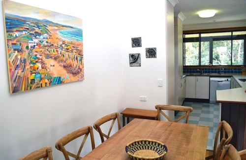 Forster House | Pet-Friendly Lanterns: Your Beachfront Home Awaits