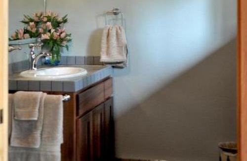 Saginaw Bed & Breakfast | Discover LANZAROTTA Bed and Breakfast - Rated 9.9/10!