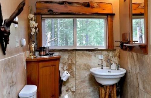 Saginaw Bed & Breakfast | Discover LANZAROTTA Bed and Breakfast - Rated 9.9/10!
