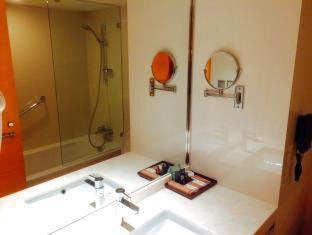 Vientiane Hotel | Experience Luxury at Lao Plaza Hotel with Oceanfront Views