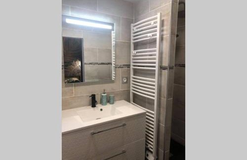 Laon Apartment | Private Suite Steps from the Cathedral in Laon