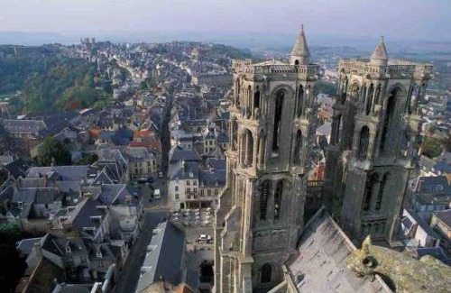 Laon Apartment | Private Suite Steps from the Cathedral in Laon