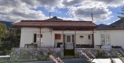 Kalopanayiotis House | Pet-Friendly Laoni Guest House in Moutoullas, Marathasa