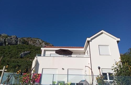 Lapcici Bed & Breakfast | Discover Lapčiči View: Oceanfront with Pool & Pet Friendly