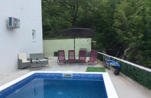Lapcici Bed & Breakfast | Discover Lapčiči View: Oceanfront with Pool & Pet Friendly