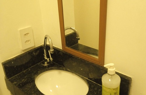 Santa Teresa Cabin | Cozy Lapa Apartment for Two with Kitchen & Spa Amenities