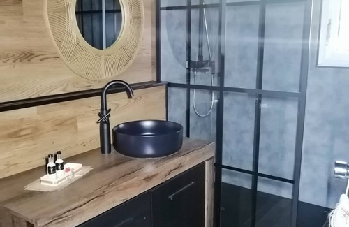 Lachapelle-Auzac House | Discover Lapausedegout: Eco-Friendly Retreat with Pool