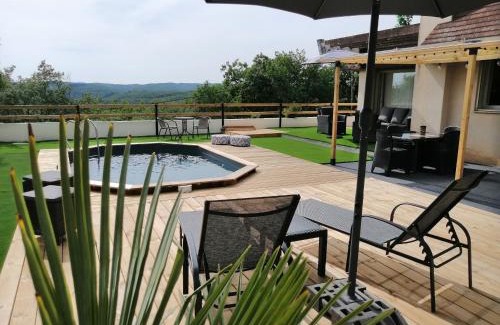 Lachapelle-Auzac House | Elegant LAPAUSEDEGOUT: Poolside Dining & Ocean Views