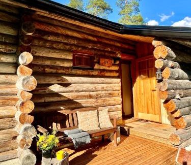 Pyhatunturi House | Discover Lapland Tunturimaja: Ski, Sauna & Dining in Pyhä