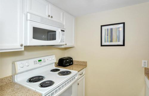 Longboat Key Apartment | Relax at LaPlaya 101E: Private Beach & Ocean Views Await!