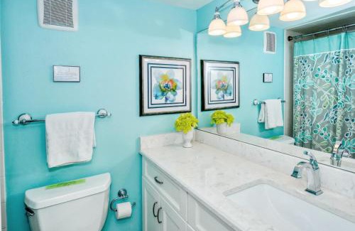 Longboat Key Apartment | Relax at LaPlaya 103A: Enjoy Private Beach Access