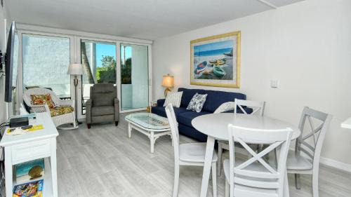 Longboat Key Apartment | Ideal LaPlaya 104E: Steps from Pool & Beach Access