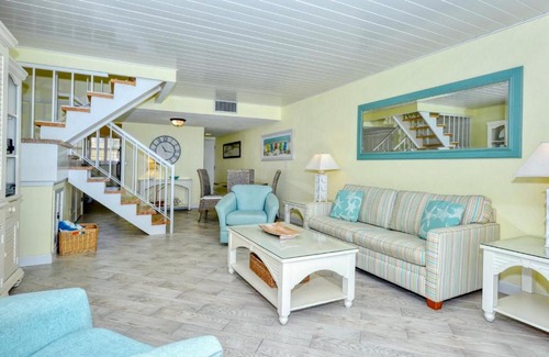 Longboat Key Apartment | Relax at LaPlaya 105B: Balcony Views & Dolphin Sightings