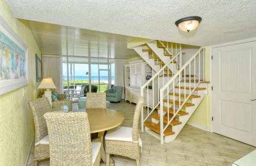 Longboat Key Apartment | Relax at LaPlaya 105B: Balcony Views & Dolphin Sightings