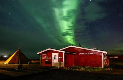 Gallivare Resort | Discover Lappeasuando Lodge: Pet-Friendly Retreat with Hot Tub