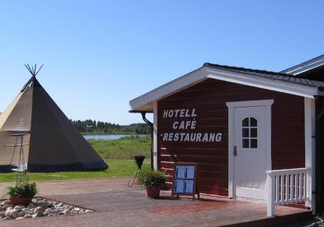 Gallivare Resort | Discover Lappeasuando Lodge: Pet-Friendly Retreat with Hot Tub