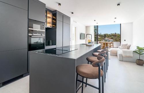 Benahavis Apartment | LAQ75 - Scenic Apartment with Pool and Family-Friendly Vibes