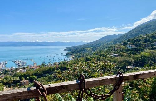 Ilhabela Historical Center Cabin | Top-Rated Family and Pet-Friendly Stay at Lar da Lara